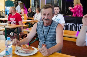vi-otwarte-mistrzostwa-polski-w-jedzeniu-golonki-na-czas.jpg