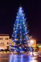 choinka-swiateczna-na-rynku-w-pilznie.jpg