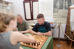 wystawa-krolewska-gra-w-krolewskim-miescie-pilznie.jpg
