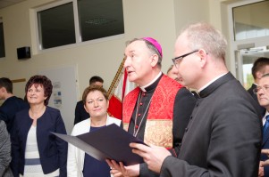 nadanie-imienia-jana-pawla-ii-szkole-podstawowej-w-machowej-cz-1.jpg