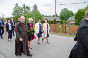 nadanie-imienia-jana-pawla-ii-szkole-podstawowej-w-machowej-cz-1.jpg