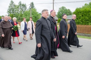nadanie-imienia-jana-pawla-ii-szkole-podstawowej-w-machowej-cz-1.jpg