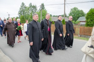 nadanie-imienia-jana-pawla-ii-szkole-podstawowej-w-machowej-cz-1.jpg
