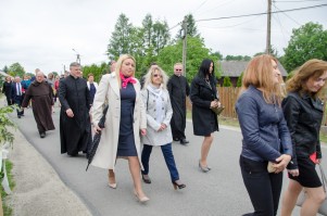 nadanie-imienia-jana-pawla-ii-szkole-podstawowej-w-machowej-cz-1.jpg