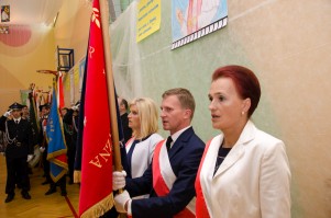 nadanie-imienia-jana-pawla-ii-szkole-podstawowej-w-machowej-cz-1.jpg