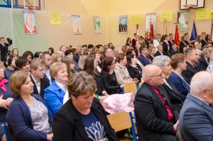 nadanie-imienia-jana-pawla-ii-szkole-podstawowej-w-machowej-cz-1.jpg