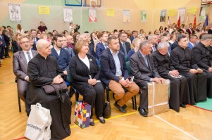 nadanie-imienia-jana-pawla-ii-szkole-podstawowej-w-machowej-cz-1.jpg