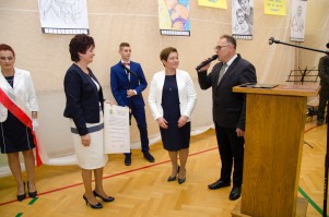 nadanie-imienia-jana-pawla-ii-szkole-podstawowej-w-machowej-cz-1.jpg