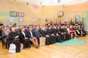 nadanie-imienia-jana-pawla-ii-szkole-podstawowej-w-machowej-cz-1.jpg