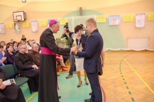 nadanie-imienia-jana-pawla-ii-szkole-podstawowej-w-machowej-cz-2.jpg