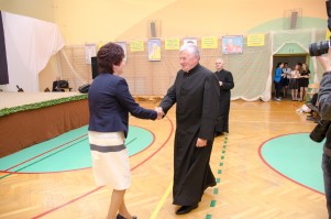 nadanie-imienia-jana-pawla-ii-szkole-podstawowej-w-machowej-cz-2.jpg