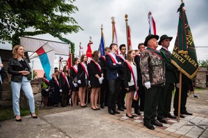 nadanie-imienia-jana-pawla-ii-szkole-podstawowej-w-machowej-msza-sw-fot-k-kosowski.jpg