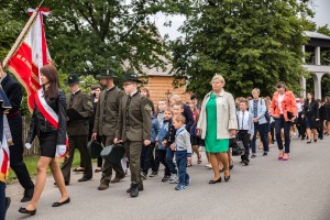 nadanie-imienia-jana-pawla-ii-szkole-podstawowej-w-machowej-msza-sw-fot-k-kosowski.jpg