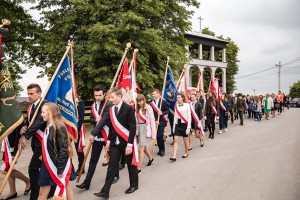 nadanie-imienia-jana-pawla-ii-szkole-podstawowej-w-machowej-msza-sw-fot-k-kosowski.jpg