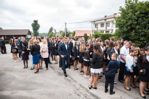 nadanie-imienia-jana-pawla-ii-szkole-podstawowej-w-machowej-msza-sw-fot-k-kosowski.jpg