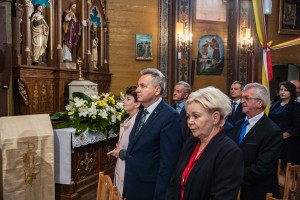 nadanie-imienia-jana-pawla-ii-szkole-podstawowej-w-machowej-msza-sw-fot-k-kosowski.jpg