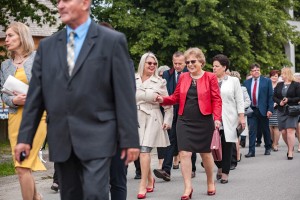 nadanie-imienia-jana-pawla-ii-szkole-podstawowej-w-machowej-msza-sw-fot-k-kosowski.jpg