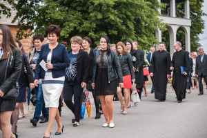 nadanie-imienia-jana-pawla-ii-szkole-podstawowej-w-machowej-msza-sw-fot-k-kosowski.jpg