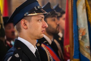 nadanie-imienia-jana-pawla-ii-szkole-podstawowej-w-machowej-msza-sw-fot-k-kosowski.jpg