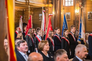 nadanie-imienia-jana-pawla-ii-szkole-podstawowej-w-machowej-msza-sw-fot-k-kosowski.jpg