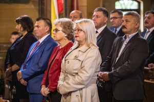 nadanie-imienia-jana-pawla-ii-szkole-podstawowej-w-machowej-msza-sw-fot-k-kosowski.jpg