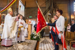 nadanie-imienia-jana-pawla-ii-szkole-podstawowej-w-machowej-msza-sw-fot-k-kosowski.jpg