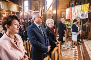 nadanie-imienia-jana-pawla-ii-szkole-podstawowej-w-machowej-msza-sw-fot-k-kosowski.jpg