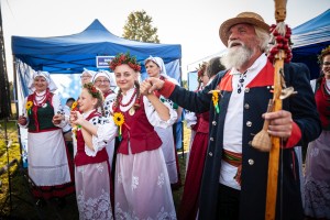 dozynki-gminne-w-lipinach-wystepy-i-koncerty.jpg