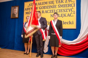 nadanie-imienia-szkole-w-zwierniku-cz-1.jpg