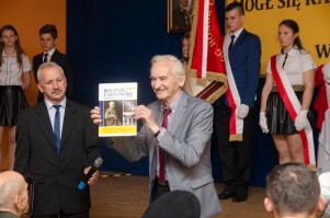 nadanie-imienia-szkole-w-zwierniku-cz-1.jpg