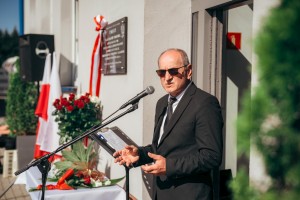 Odsloniecie_tablicy_Jozefa_Ulmy_Met-Chem-55.jpg