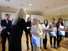 angelika-chruszcz-z-najpiekniejsza-praca.jpg angelika-chruszcz-z-najpiekniejsza-praca.jpg