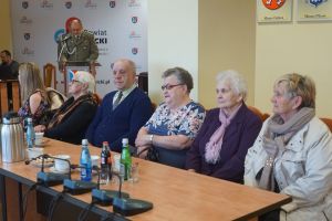 anna-medrek-z-medalem-za-zaslugi-dla-obronnosci-kraju.jpg