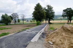asfaltowanie-drog-na-osuwisku.jpg