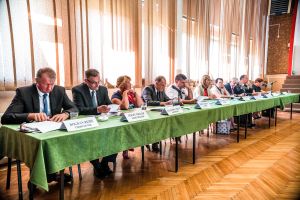 burmistrz-pilzna-z-absolutorium.jpg burmistrz-pilzna-z-absolutorium.jpg