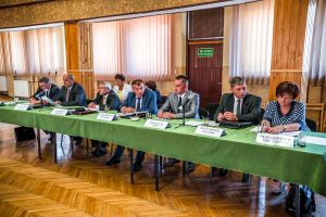 burmistrz-pilzna-z-absolutorium.jpg burmistrz-pilzna-z-absolutorium.jpg