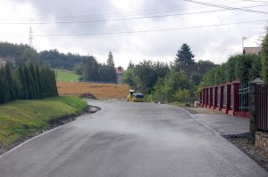 dwie-drogi-gminne-z-nowa-nawierzchnia.jpg dwie-drogi-gminne-z-nowa-nawierzchnia.jpg