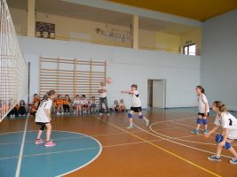 igrzyska-w-siatkowce-dziewczat.jpg