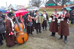 izba-pszczelarska-otwarta.jpg izba-pszczelarska-otwarta.jpg
