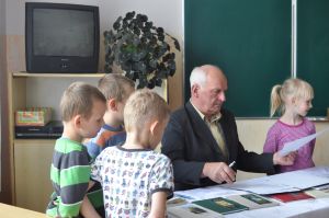 janusz-pyzinski-w-zs-w-parkoszu.jpg
