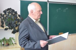 janusz-pyzinski-w-zs-w-parkoszu.jpg