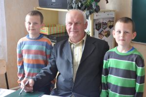 janusz-pyzinski-w-zs-w-parkoszu.jpg