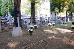 miejsca-pamieci-udekorowane.jpg