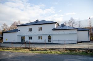 odnowiony-dom-ludowy-w-slotowej.jpg odnowiony-dom-ludowy-w-slotowej.jpg