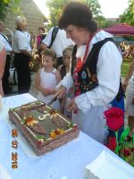 panie-rzucaly-pierogami.jpg
