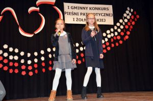 patriotyczne-spiewanie-w-domu-kultury.jpg