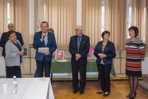 patriotyczne-spiewanie-w-domu-kultury.jpg