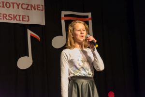 patriotyczne-spiewanie-w-domu-kultury.jpg