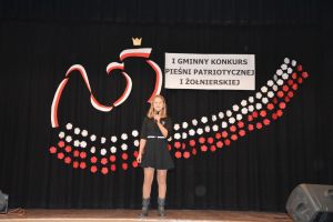 patriotyczne-spiewanie-w-domu-kultury.jpg