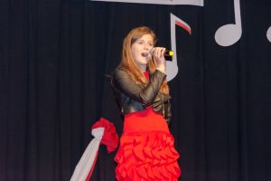 patriotyczne-spiewanie-w-domu-kultury.jpg